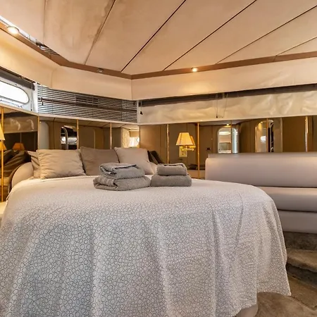 Luxury Yacht * פורטימאו